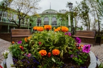 Возле вокзала